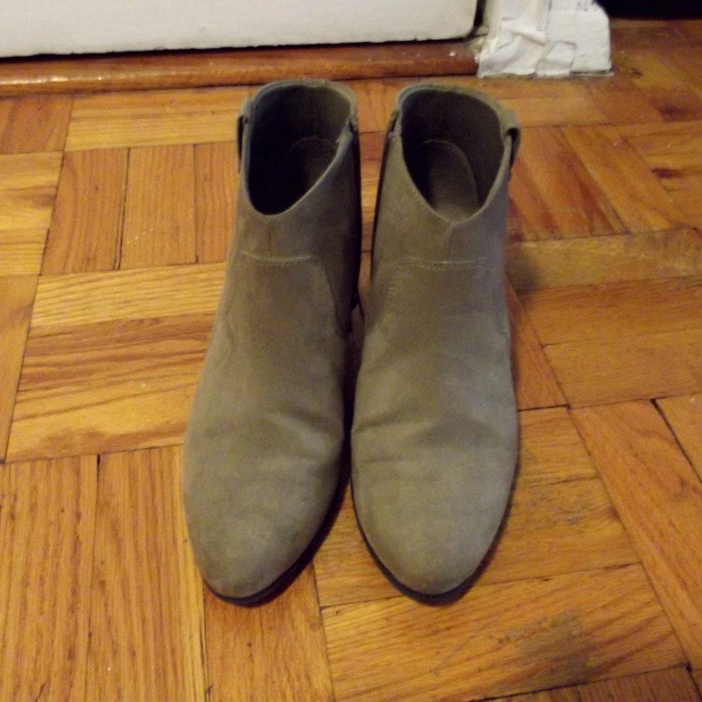 OLD NAVY Greyish Green Ankle Boot